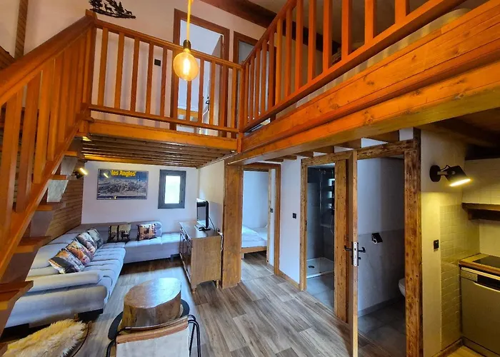 Chalet 8 couchages à 100m du bas des pistes